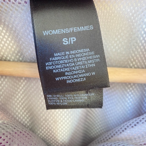The North Face Magenta Hyvent Rain Jacket Small - Picture 5 of 6